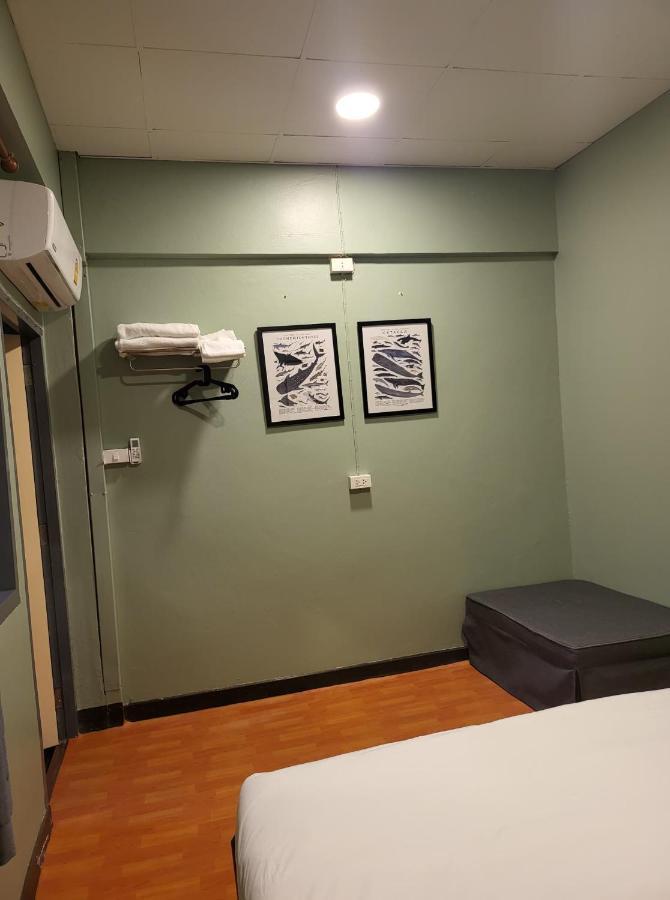 בנגקוק Achcha Hotel - Itsaraphap Mrt Station - Wat Arun מראה חיצוני תמונה