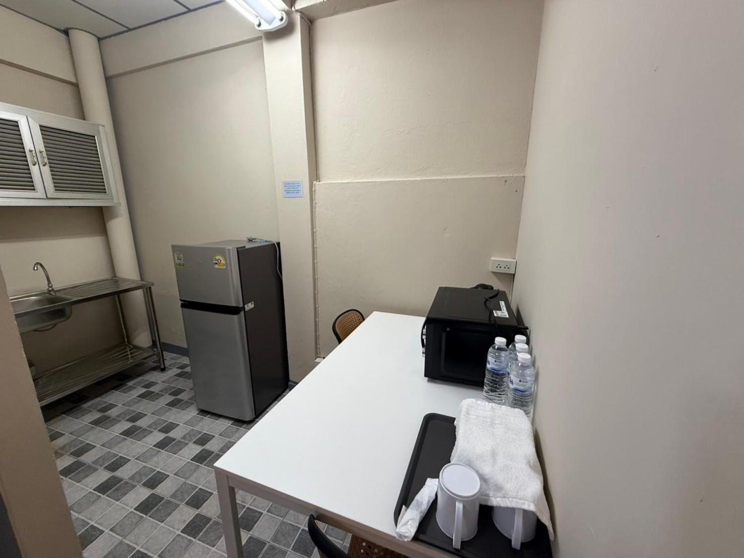 בנגקוק Achcha Hotel - Itsaraphap Mrt Station - Wat Arun מראה חיצוני תמונה