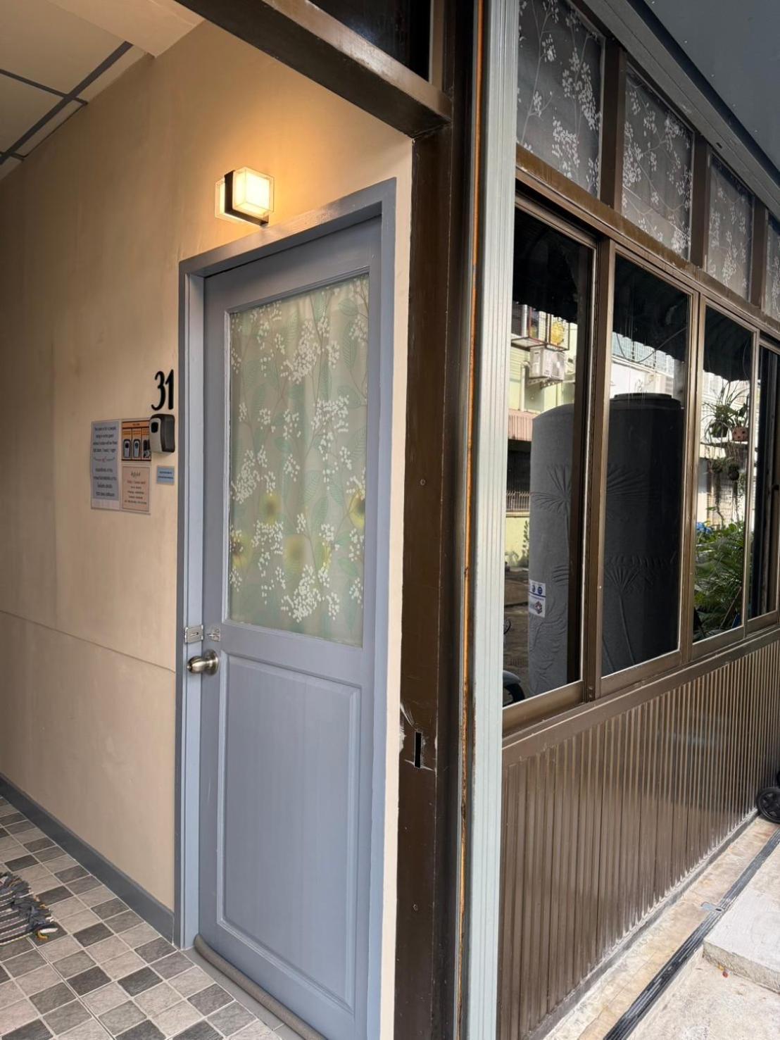 בנגקוק Achcha Hotel - Itsaraphap Mrt Station - Wat Arun מראה חיצוני תמונה