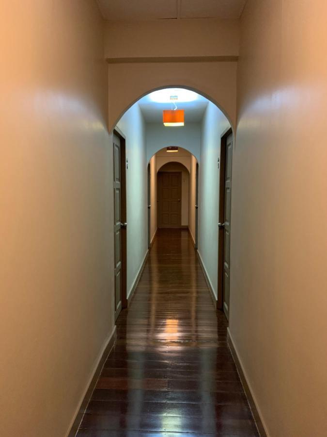 בנגקוק Achcha Hotel - Itsaraphap Mrt Station - Wat Arun מראה חיצוני תמונה